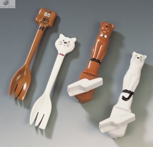 Pet food cutlery, Plastic