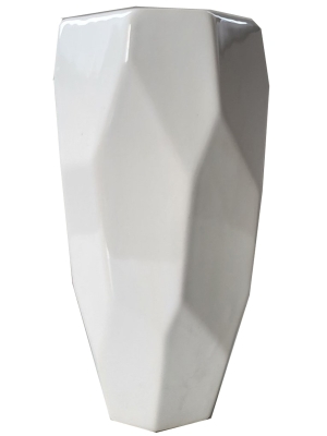 Бяла керамична ваза 