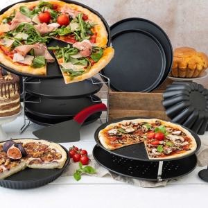 Set of 2 pizza trays + cutter